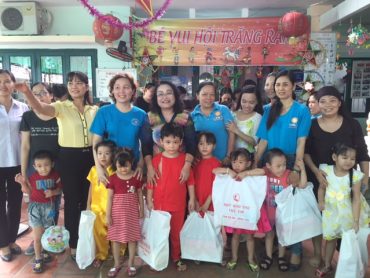 Phó chủ tịch UBNDTP, Trưởng phòng LĐTBXH TP.Vũng Tàu đã đến chung vui và trao quà cho các bé MN Phước An