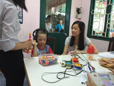 Những hình ảnh ngày khám và tư vấn cho trẻ có khó khăn về phát triển tại Trường MN hòa nhập Phước An